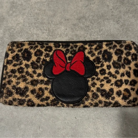Disney Minnie Mouse Wallet-Preowned! - Picture 1 of 7